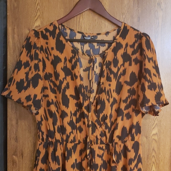 SHEIN Allover Print Tie Neck Ruffle Wrap Dress - Picture 3 of 6